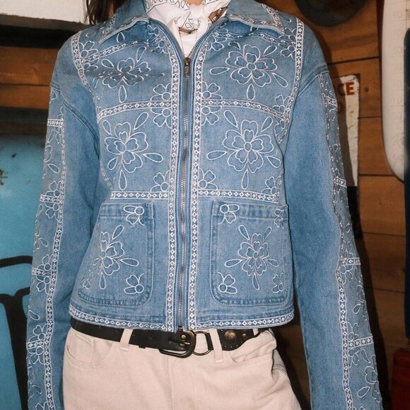 Blue Casual Women's Flower Embroidery Denim Jacket - Picture 3 of 11